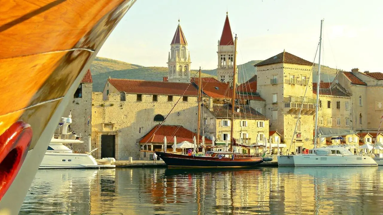 Apartment Damare Trogir